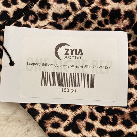 Zyia Leopard Brilliant Scrunchy What Hi-Rise 7/8 24" - Size 2 - Picture 12 of 13